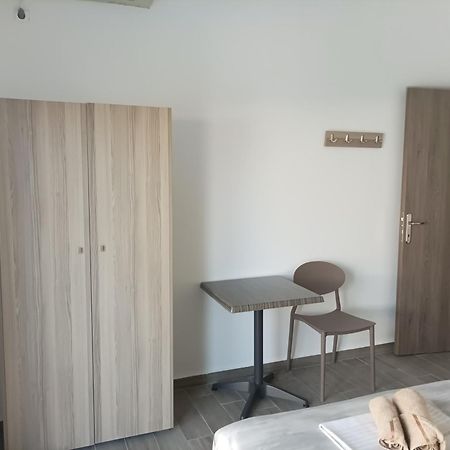 Appartamento Kleanthis Blue Vrasná Esterno foto